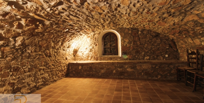 SPECTACULAR MASIA WITH AN EXTENSIVE EXTENT OF LAND IN JUIÀ