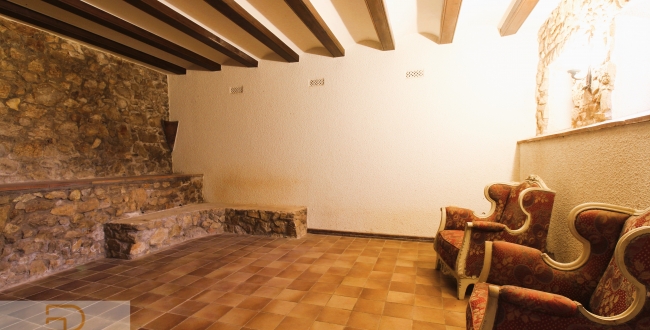 SPECTACULAR MASIA WITH AN EXTENSIVE EXTENT OF LAND IN JUIÀ
