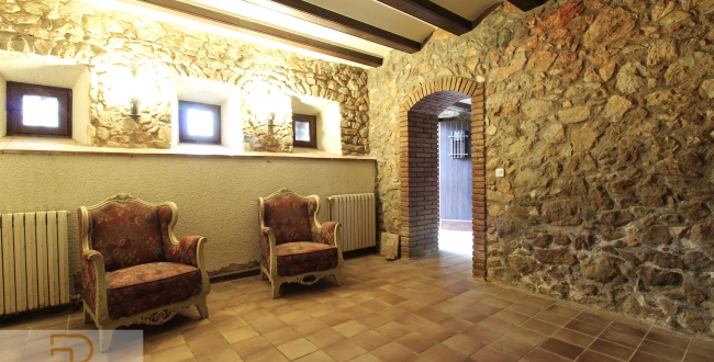 SPECTACULAR MASIA WITH AN EXTENSIVE EXTENT OF LAND IN JUIÀ