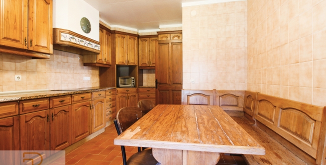 SPECTACULAR MASIA WITH AN EXTENSIVE EXTENT OF LAND IN JUIÀ