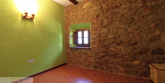 SPECTACULAR MASIA WITH AN EXTENSIVE EXTENT OF LAND IN JUIÀ