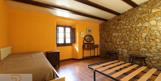 SPECTACULAR MASIA WITH AN EXTENSIVE EXTENT OF LAND IN JUIÀ
