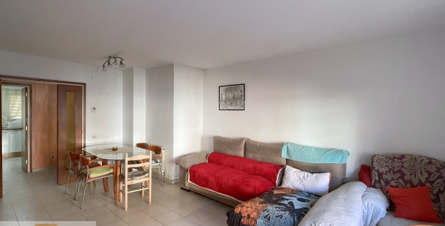 PIS AMPLI AMB 4HAB I 2 BANYS AL BARRI DE MONTILIVI - GIRONA