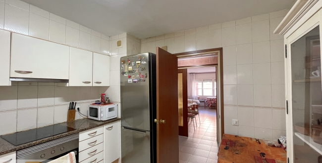 PIS AMPLI AMB 4HAB I 2 BANYS AL BARRI DE MONTILIVI - GIRONA