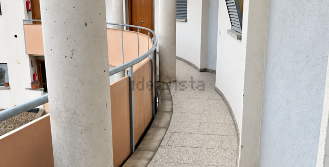 PIS AMB GRAN TERRASSA PRIVADA I GARATGE TANCAT A GERMANS SÀBAT