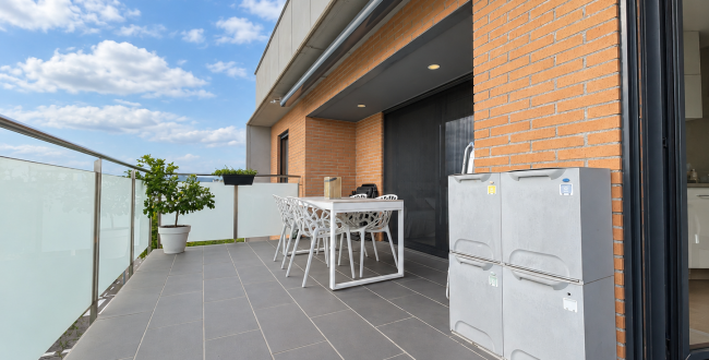 ÁTICO DÚPLEX CON 2 TERRAZAS, PISCINA COMUNITARIA Y DOS PARQUINGS  Y TRASTERO