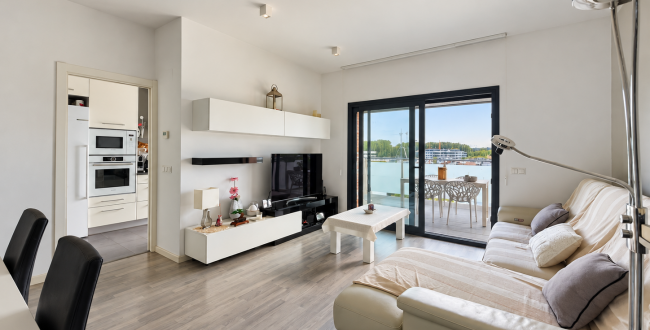 ÁTICO DÚPLEX CON 2 TERRAZAS, PISCINA COMUNITARIA Y DOS PARQUINGS  Y TRASTERO