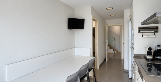 ÁTICO DÚPLEX CON 2 TERRAZAS, PISCINA COMUNITARIA Y DOS PARQUINGS  Y TRASTERO