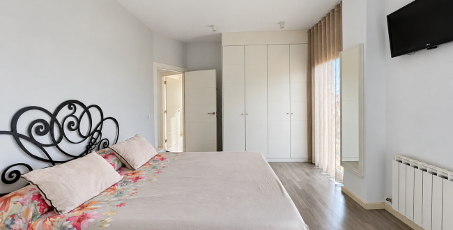 ÁTICO DÚPLEX CON 2 TERRAZAS, PISCINA COMUNITARIA Y DOS PARQUINGS  Y TRASTERO