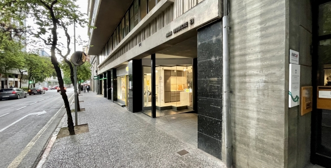 PÀRQUING DE LLOGUER A L'EIXAMPLE NORD DE GIRONA, EN PLE CENTRE COMERCIAL DE LA CIUTAT