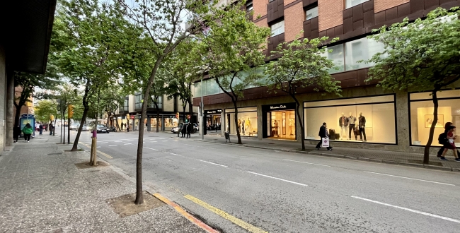 PÀRQUING DE LLOGUER A L'EIXAMPLE NORD DE GIRONA, EN PLE CENTRE COMERCIAL DE LA CIUTAT