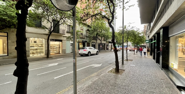 PÀRQUING DE LLOGUER A L'EIXAMPLE NORD DE GIRONA, EN PLE CENTRE COMERCIAL DE LA CIUTAT