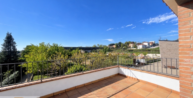 CASA CANTONERA AMB ESTANCES IDEALS, JARDÍ, TERRASSES I ESTUDI A FORNELLS DE LA SELVA